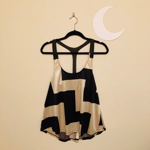 🌙 Weavers Tank Geometric Print Metallic Straps